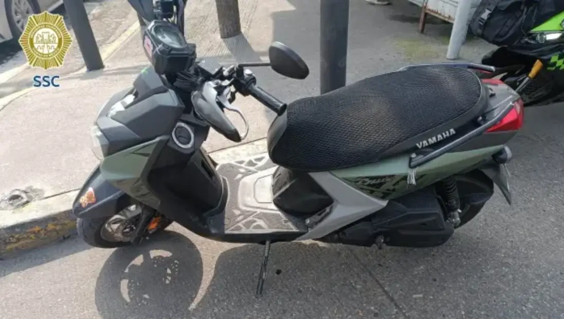 Moto del detenido en la GAM. Especial