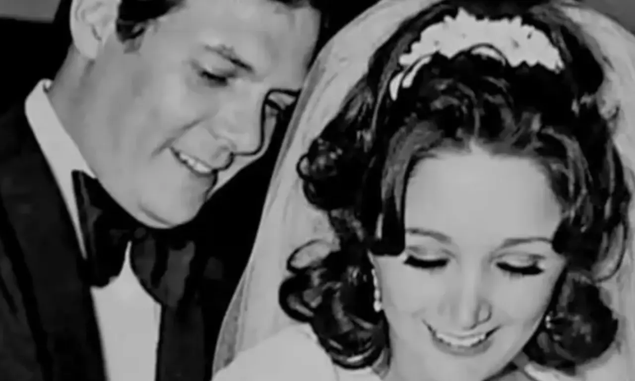  La historia de amor entre María Antonieta y Gabriel Fernández comenzó en el mundo del doblaje. 