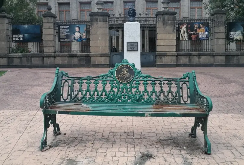 Así está la banca tras el retiro de las esculturas. Así está la banca tras el retiro de las esculturas.