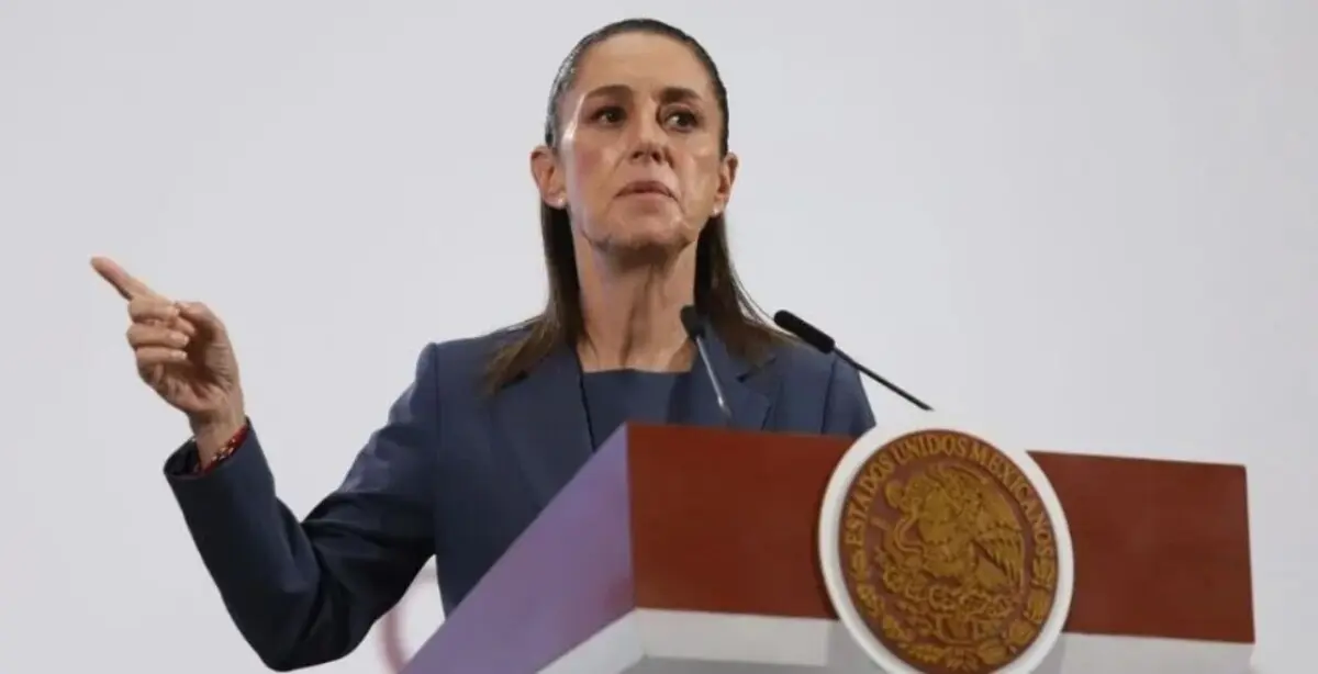 Sheinbaum lamentó los comentarios de Chicharito. Especial.