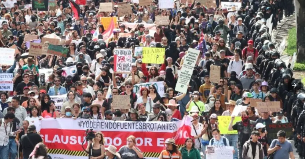 Cientos de capitalinos salieron a las calles de la CDMX a marchar en contra de la gentrificación. Especial