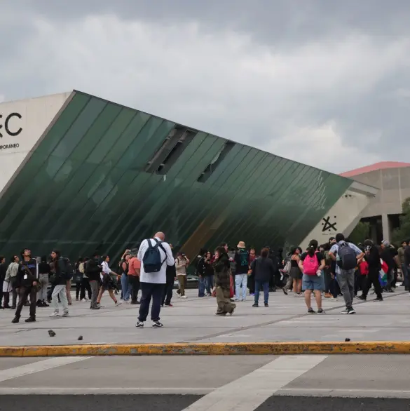 Marcha contra la gentrificación termina en saqueo del MUAC: UNAM condena los hechos