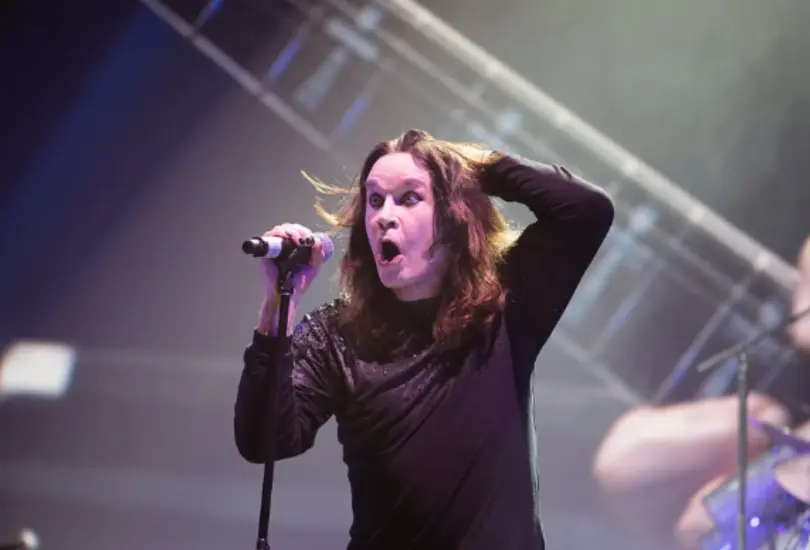Ofreció un emotivo concierto de despedida el 5 de julio de 2025 en Birmingham. Ofreció un emotivo concierto de despedida el 5 de julio de 2025 en Birmingham.