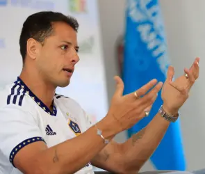 Chicharito se disculpa "sin pedir perdón" por comentarios machistas y vuelve a ser criticado en redes