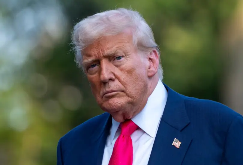 Trump aparece varias veces en archivos de Epstein, revela The Wall Street Journal Trump aparece varias veces en archivos de Epstein, revela The Wall Street Journal