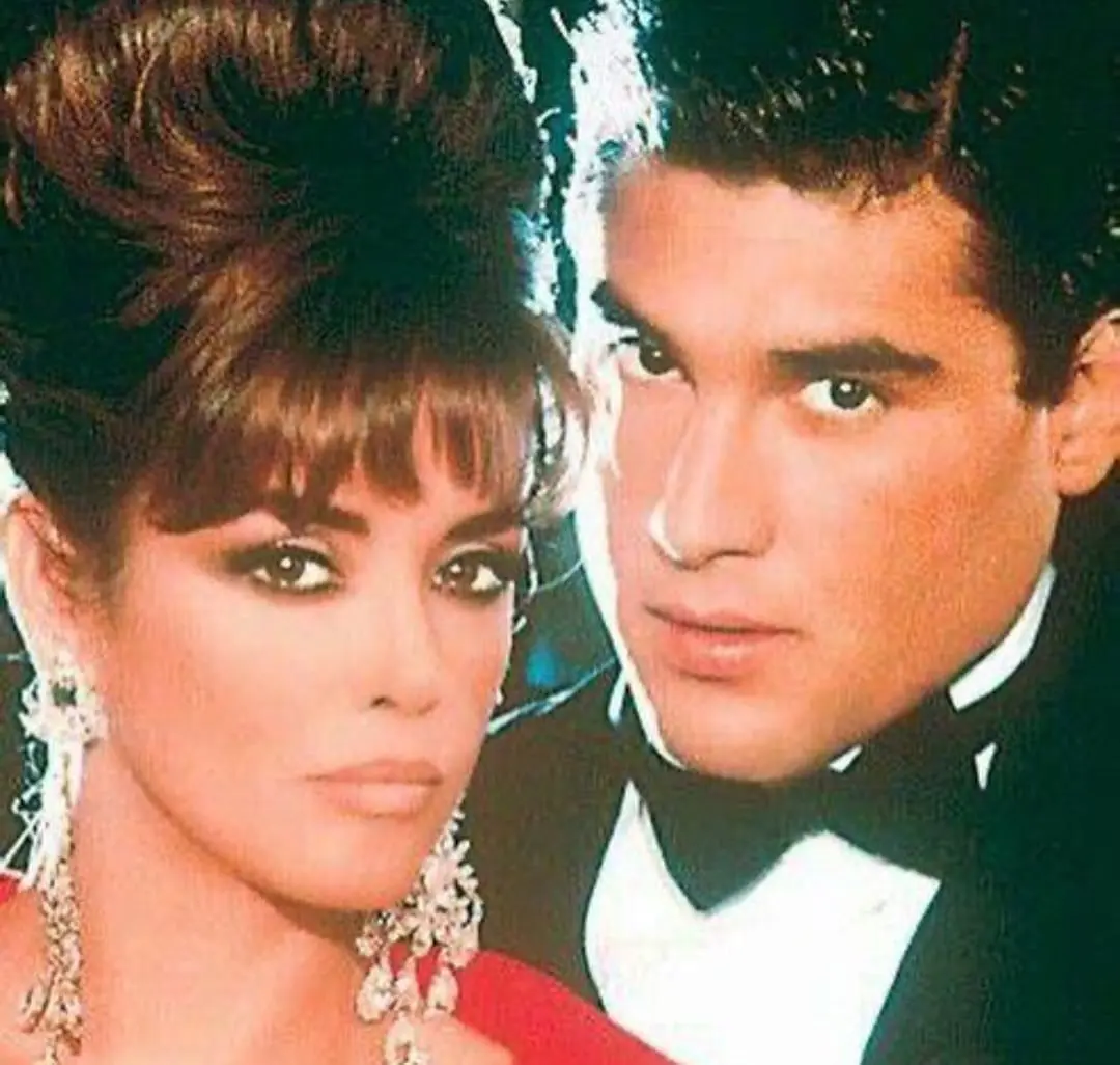 Recibi&oacute; su primera oportunidad en la televisi&oacute;n en la telenovela 'El hogar que yo rob&eacute;' de 1981.<br>