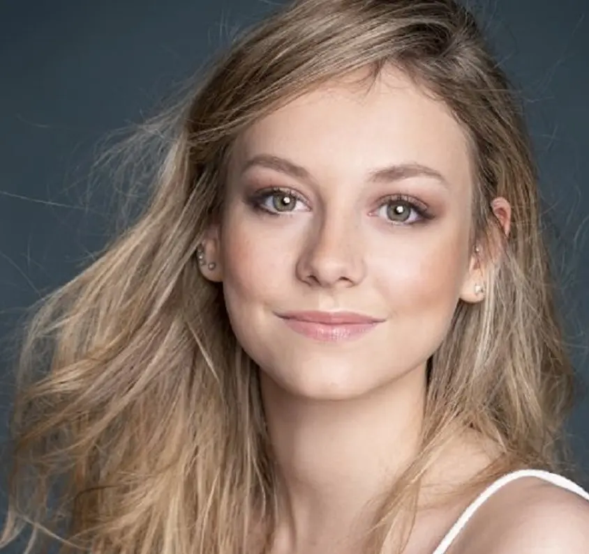 En 2016 recibió su primera oportunidad en la televisión con un pequeño papel en la serie 'Vis a Vis', producida por Netflix.