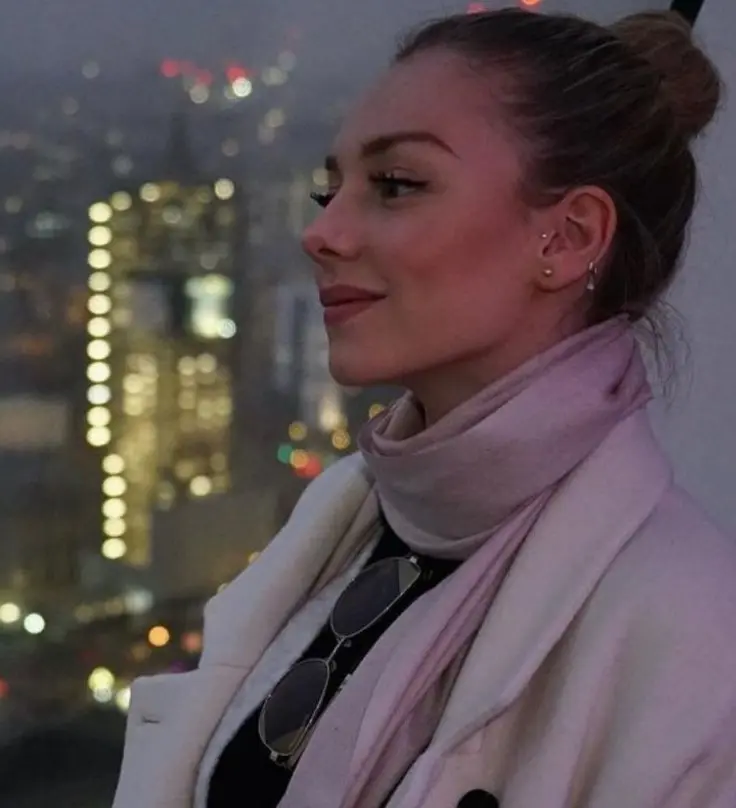 En varias ocasiones, Ester Expósito ha asegurado que el único procedimiento que se ha hecho es inyecciones de ácido hialurónico en los labios.