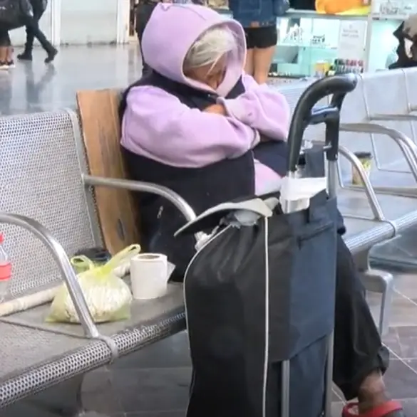 Muere Doña Mary, la abuelita que esperó 3 años a que sus hijos fueran por ella en la Central de Autobuses