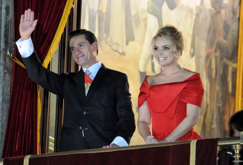 La reacción de Angélica Rivera fue registrada por varios medios de comunicación. La reacción de Angélica Rivera fue registrada por varios medios de comunicación.