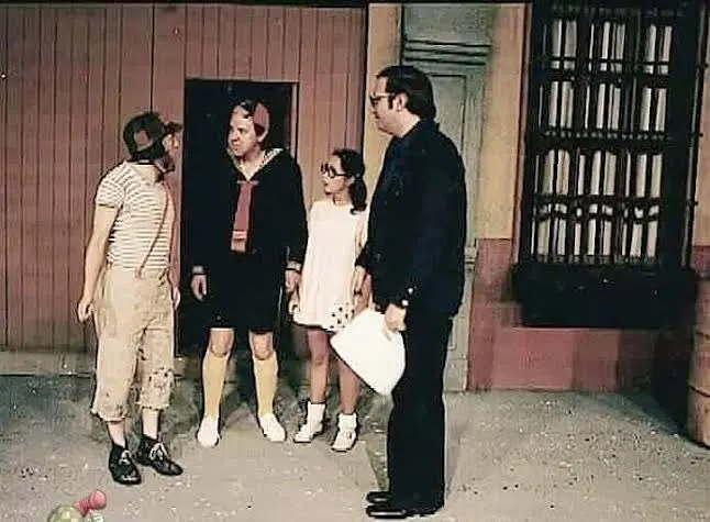 Segoviano y Chespirito pelearon, según la serie. X: @AyCarlosCamacho.