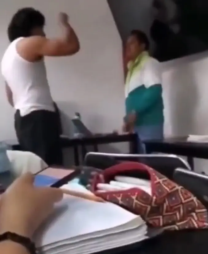 El alumno exigió al docente que dejara de burlarse de él. Captura de pantalla.