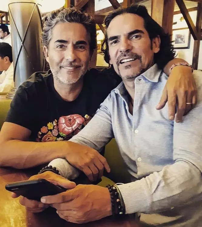 Raúl y Armando Araiza Redes sociales