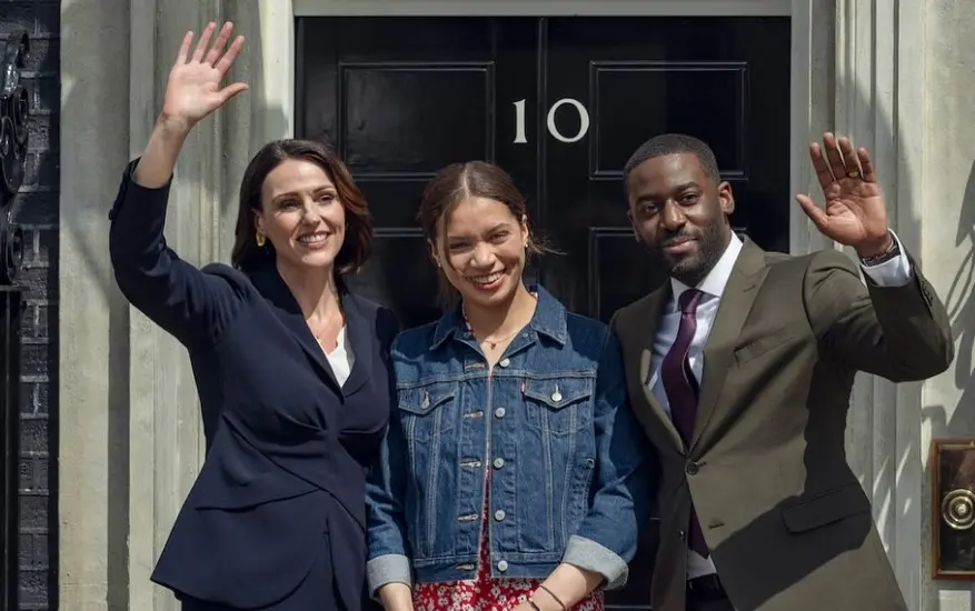 Rehén (21 de agosto). Cuando secuestran al esposo de la primera ministra británica y la presidenta francesa empieza a recibir amenazas, ambas líderes deben afrontar una decisión imposible.<br>