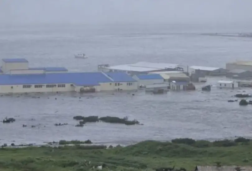 Se esperan fuertes corrientes en los puertos de las costas mexicanas. Se esperan fuertes corrientes en los puertos de las costas mexicanas.