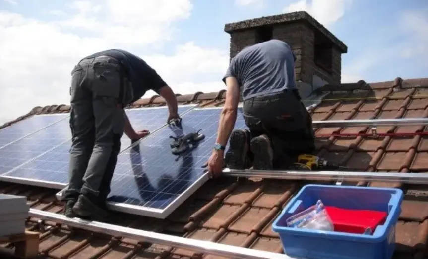 Los paneles solares ayudan a reducir las tarifas elevadas para reducir el gasto eléctrico. Especial