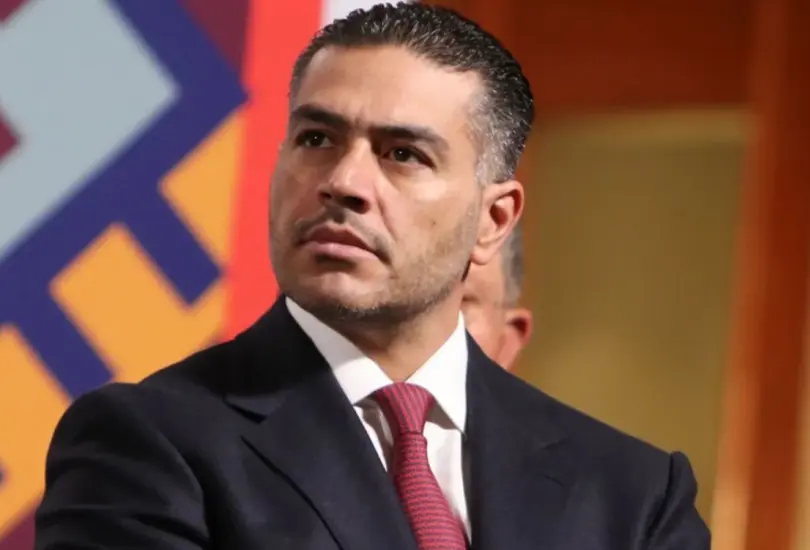 Harfuch advierte sobre fraudes con falsas recompensas en redes sociales.