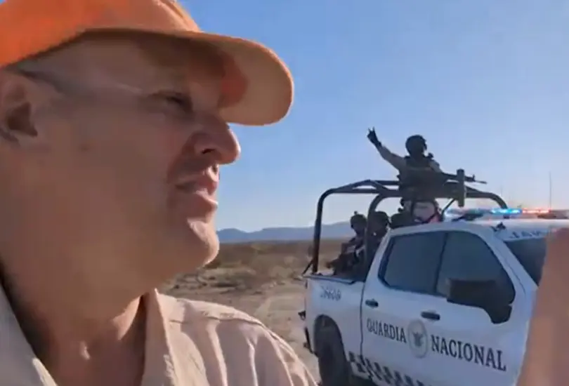 Militares mexicanos cruzan la frontera con EE.UU. Militares mexicanos cruzan la frontera con EE.UU.