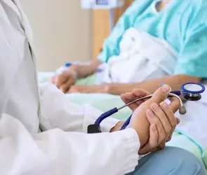 Lo hospitalizaron por la presión alta y le cobraron 700 mil pesos