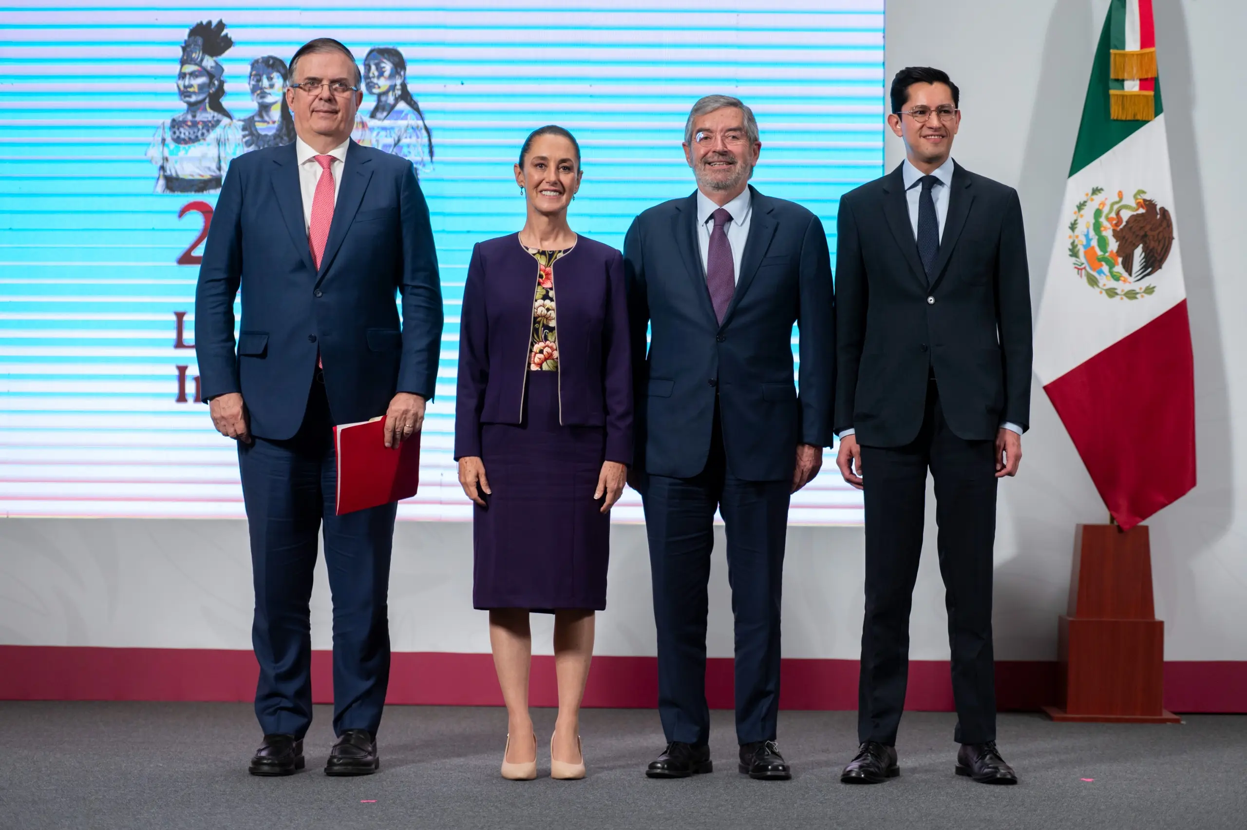 El equipo que acompañó a Sheinbaum en la llamada con Trump. Presidencia.