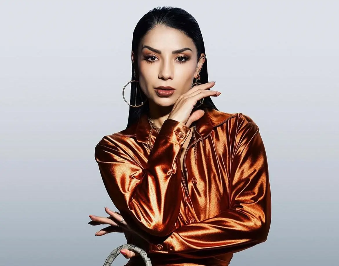 Este año se sometió a una cirugía estética de aumento de busto porque quería recuperar su figura de antes de su embarazo.