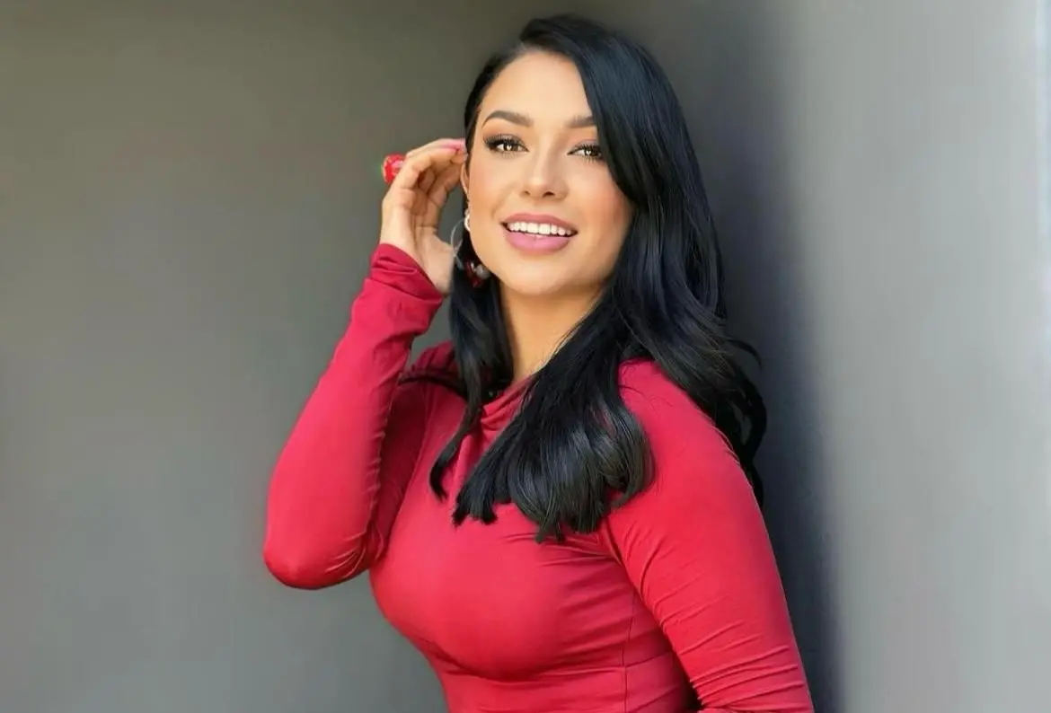 Se ha sometido a algunos procedimientos de belleza con ácido hialurónico.