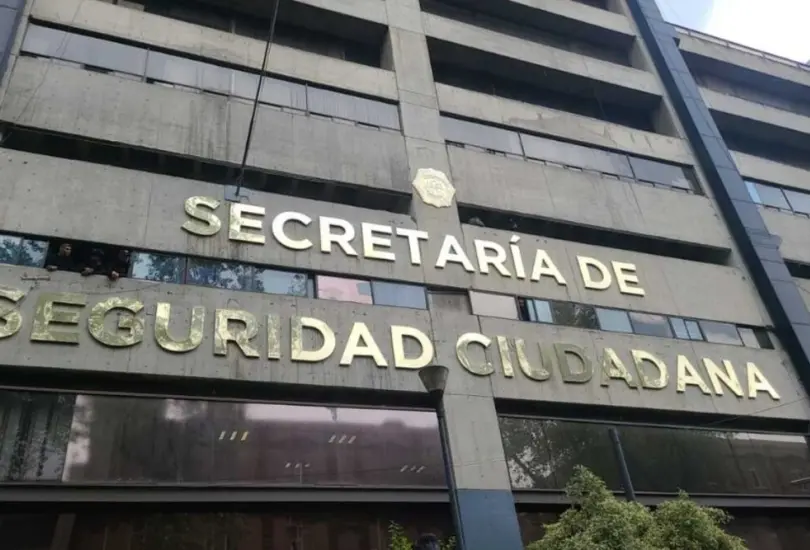 La SSC informó que ambos oficiales ya fueron identificados y llamados a declarar. La SSC informó que ambos oficiales ya fueron identificados y llamados a declarar.
