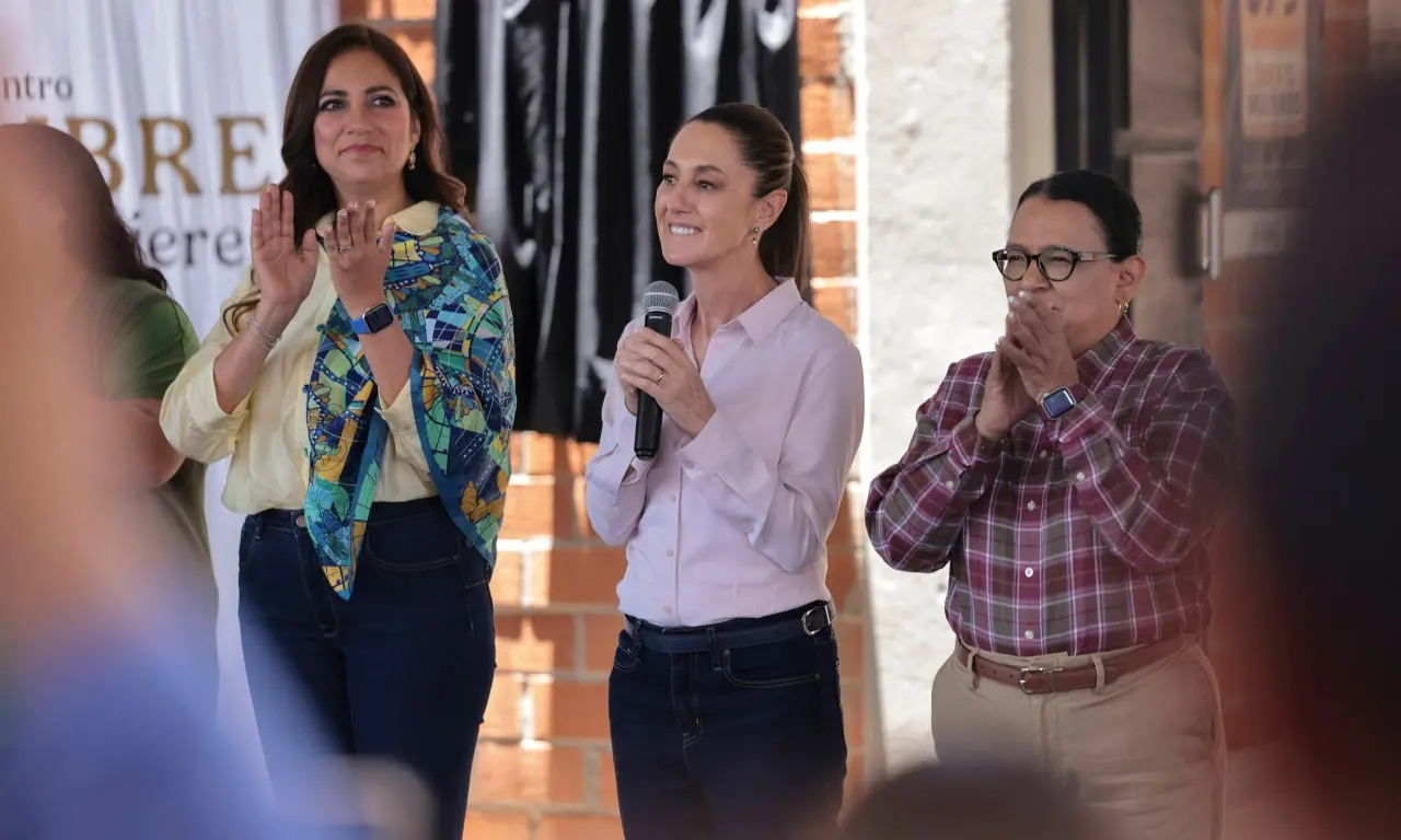  Sheinbaum y Libia García inauguran centro para mujeres 