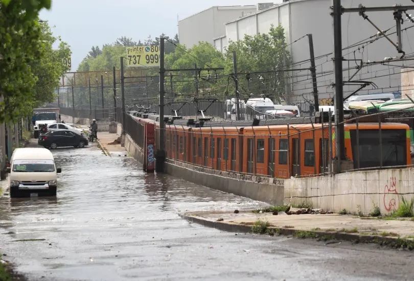Lluvias fuertes y posible granizo azotarán la CDMX esta tarde Lluvias fuertes y posible granizo azotarán la CDMX esta tarde