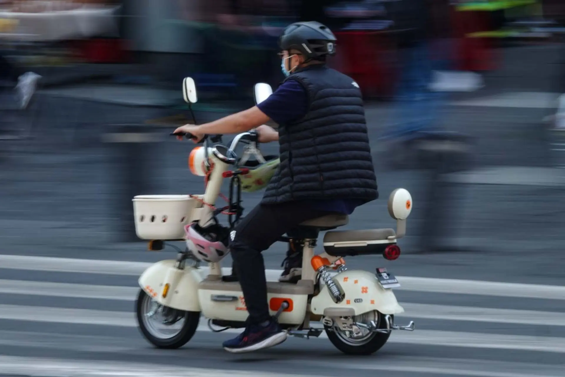 También se incrementó la venta de motos eléctricas. Cuartoscuro.