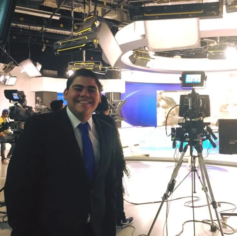 El joven reconoció que fue difícil hacerse famoso, sobre todo cuando iba en la secundaria, porque las personas no lo dejaban en paz.<br>