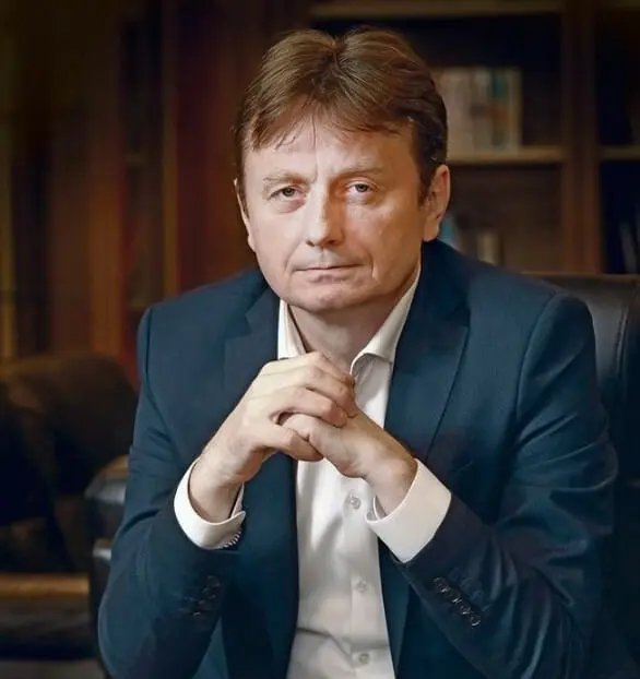 Darko Glišic ocupa el cargo de ministro de Inversiones Públicas desde mayo de 2024 y es considerado una figura clave del gabinete serbio. X.