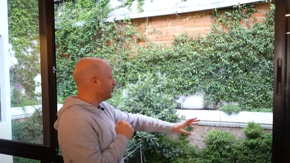 Según ha contado, compró la casa hace más de 5 años, por sugerencia de su hija, ya que está frente a un bosque.