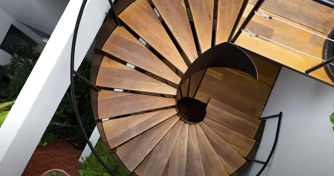 La remodelación tardó 2 años, porque el presentador no estaba conforme con el estilo anterior.