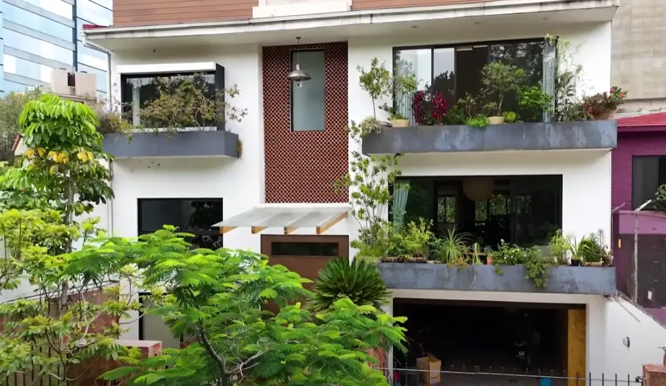 Hace unos meses, realizó un tour por su casa en su canal de YouTube, a petición de sus seguidores.