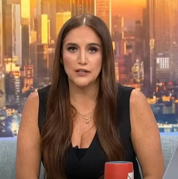 Estamos en shock: Danielle Dithurbide interrumpe noticiero para anunciar la muerte de un compañero