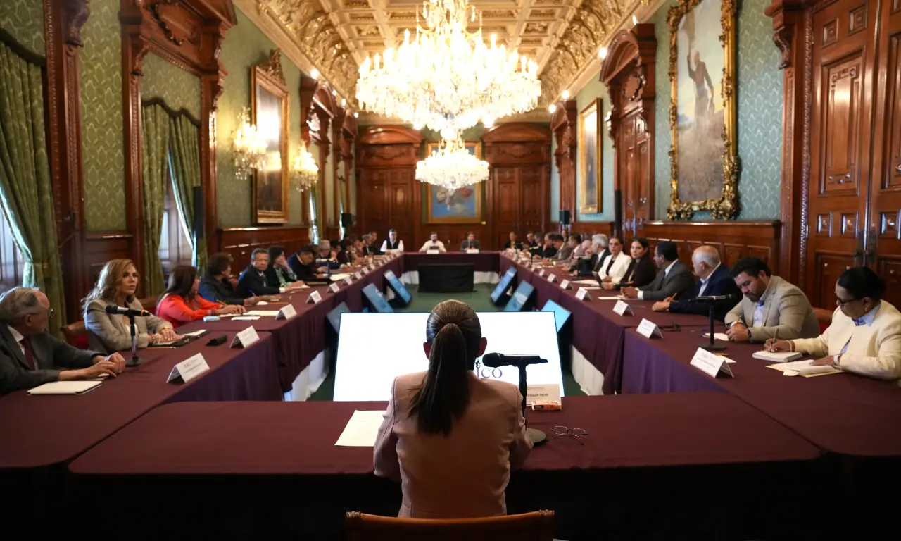  Sheinbaum perfila transformación total del sistema de salud pública para 2027 