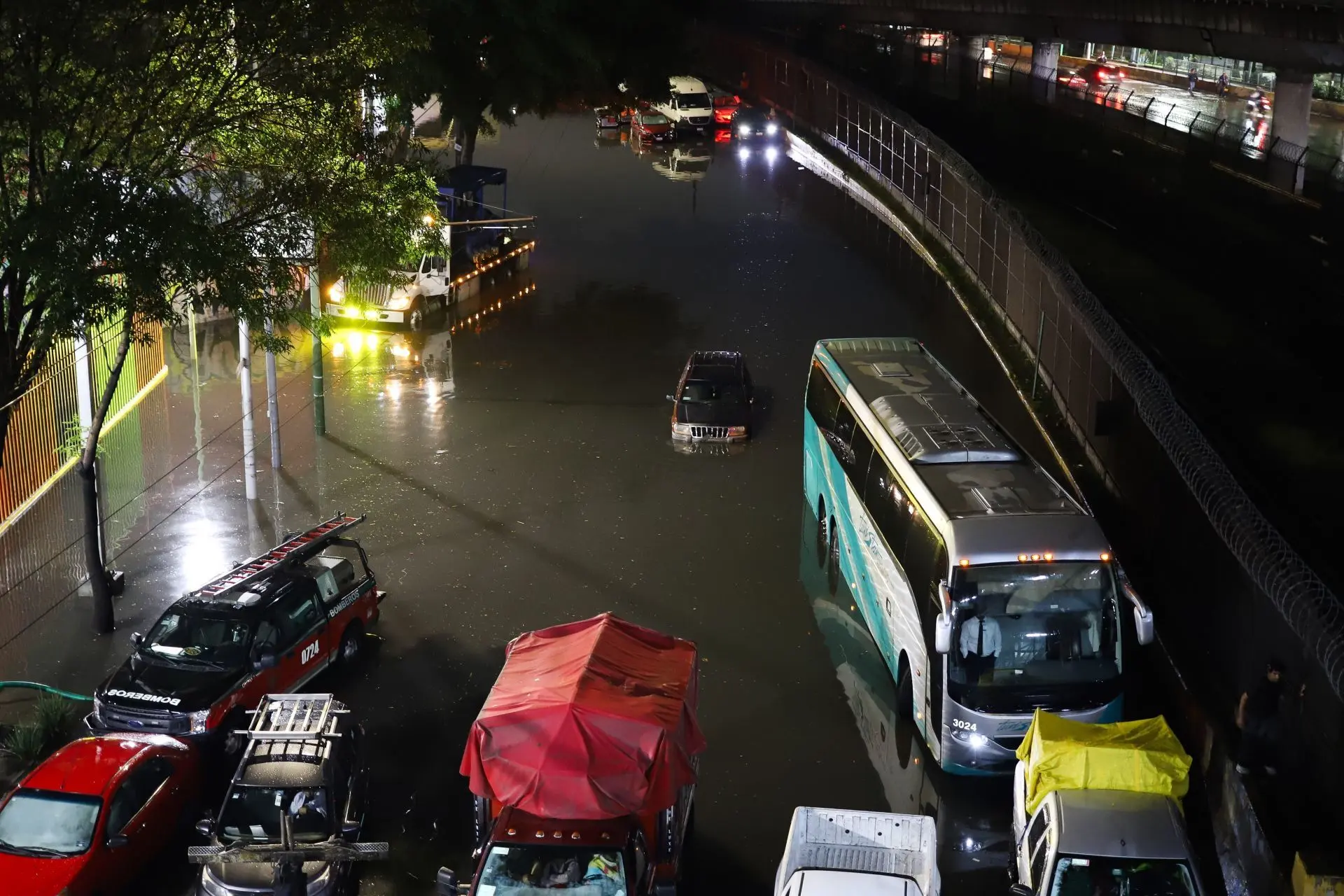 Durante dos días consecutivos, la capital del país ha estado bajo el agua.