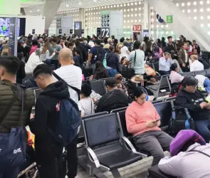 Lluvias inundan CDMX: AICM cierra pistas y deja a 19 mil pasajeros varados