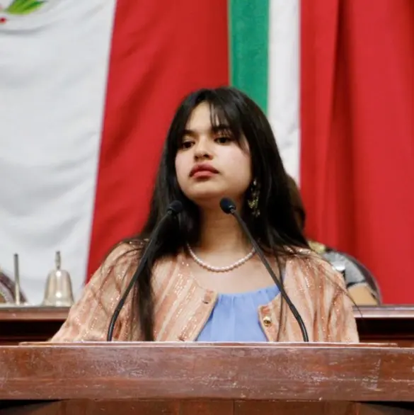 Joven encara a legisladores en pleno Premio de la Juventud CDMX 2025: "Ni siquiera nos escuchan... ¡es una burla!"