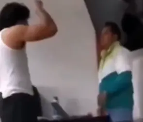 Dan de baja a maestro que fue golpeado por alumno; el docente vulneró derechos