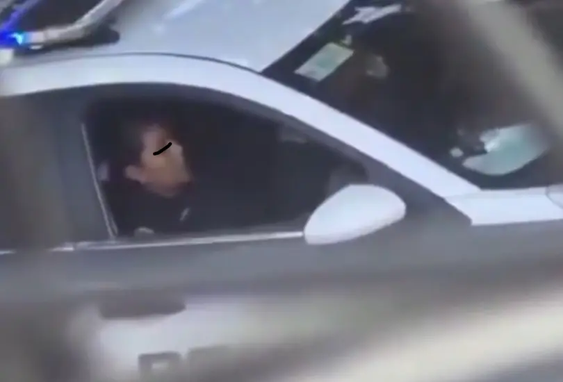 La sanción que recibirían los policías del video.