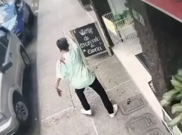 El joven recibió una puñalada en el cuello que fue letal. Captura de pantalla.