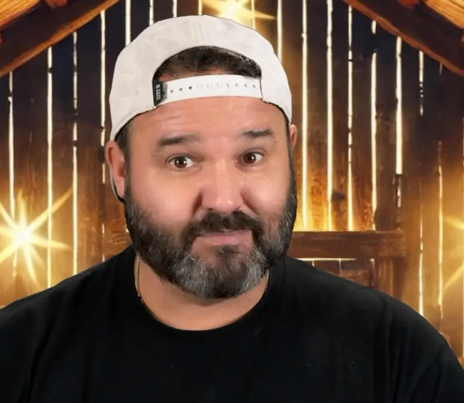 Hoy en día, con 50 años y padre de tres hijos, se ha desempeñado como paramédico y bombero. También asiste con frecuencia a convenciones dedicadas a la franquicia.