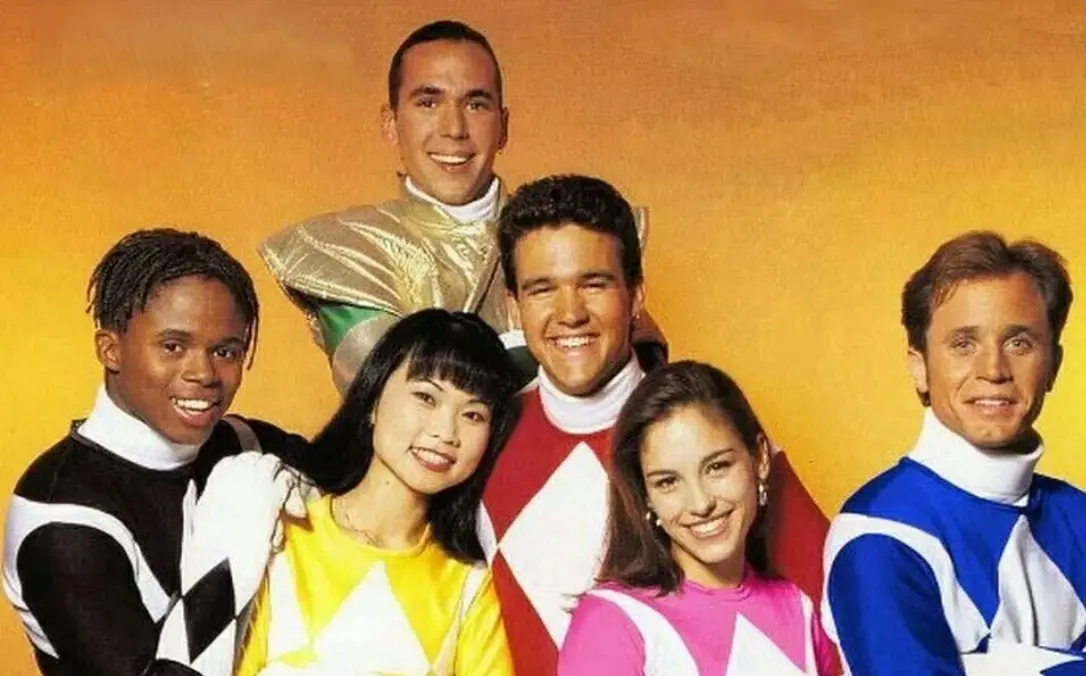 "Mighty Morphin Power Rangers" ha sido una de las adaptaciones más exitosas de los superhéroes. Se transmitió de 1993 a 1995 y la trama sigue a un grupo de jóvenes que son elegidos por el sabio Zordon para defender la Tierra. ¿Qué fue de los protagonistas luego de 32 años?
