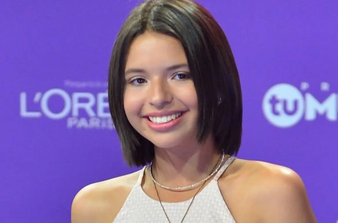 Desde 2018, se ha presentado junto a su padre y hermano en la gira 'Jaripeo sin fronteras'.