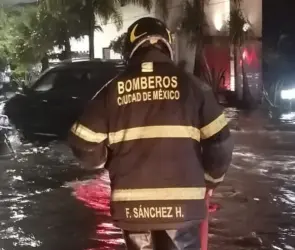 VIDEOS: Caos en CDMX por lluvias, calles inundadas y árboles caídos