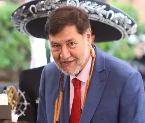 A las 12 se me hace calabaza la presidencia del Senado: Noroña se despide con mariachis y tamales