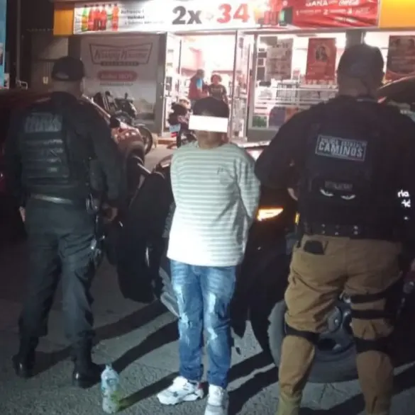 Mujer incendia OXXO  porque no había sistema para hacer un pago de tarjeta