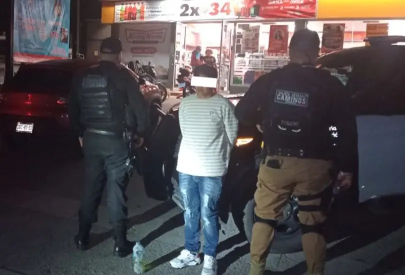 Mujer incendia OXXO  porque no había sistema para hacer un pago de tarjeta